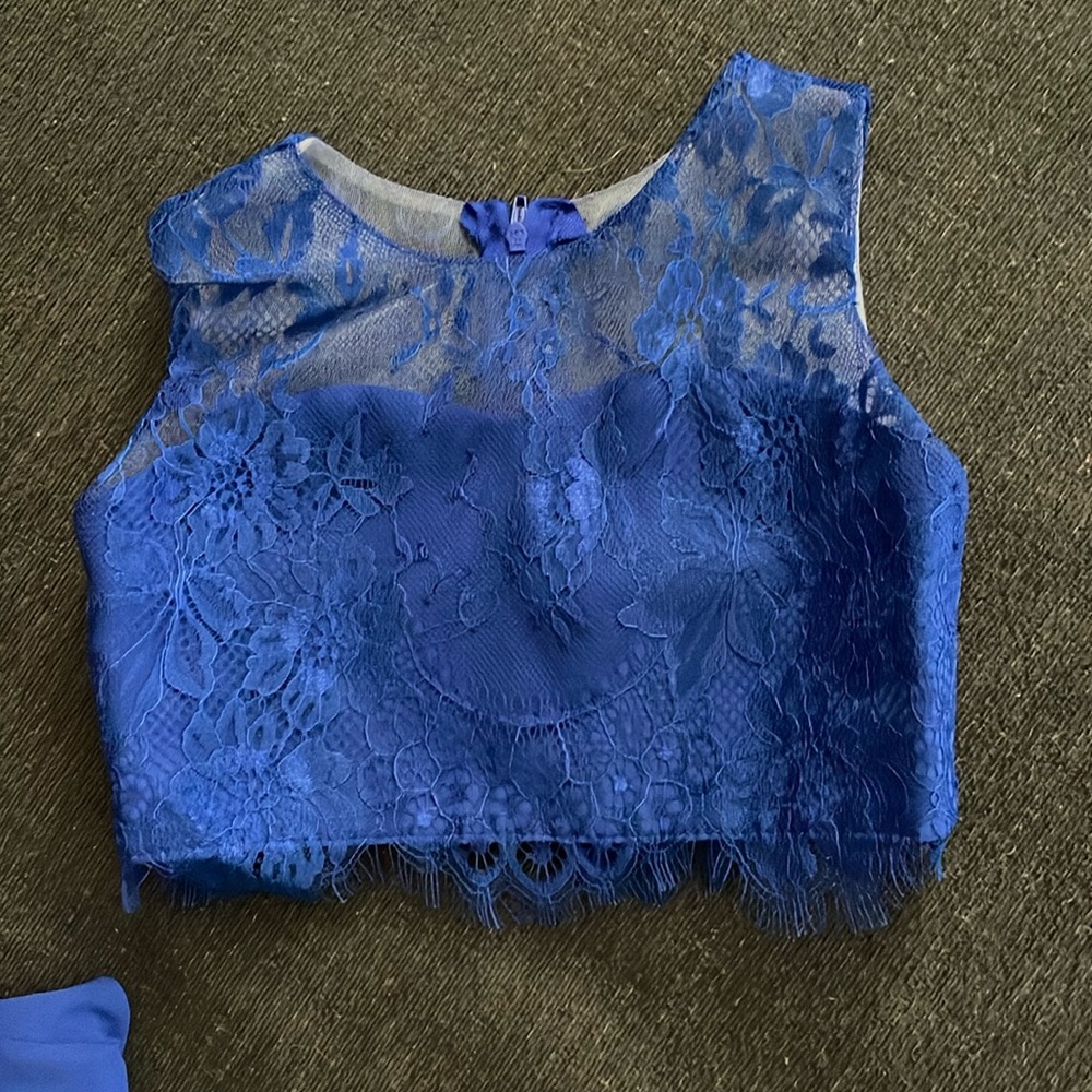 Adorable dress 
Custom made for a cheer prom. Worn once 
Beautiful condition